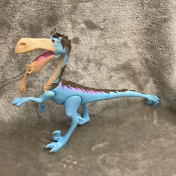 TOMY Disney Pixar The Good Dinosaur BUBBHA Raptor 7" Action Figure tongue out - Picture 3 of 8